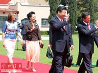 ��(x��)��ƽ��ϯī���翂�y(t��ng)�e�еĚgӭ�xʽ