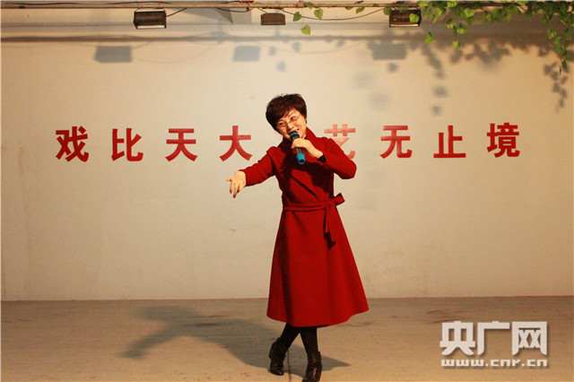 �D�ߣ�����һ���݆T�������ݑ���Ҽ����������÷���ݳ�...