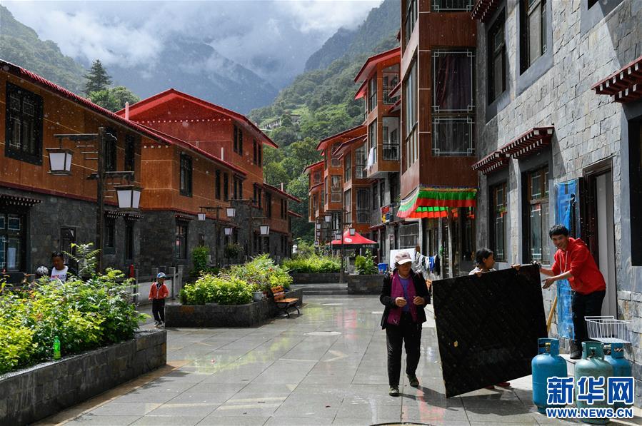 ��Óؚ���ԡ��D�Ļ��ӣ���1����ɽ�Gˮ׃������ɽ��Ⱥ���ġ��ی��衱